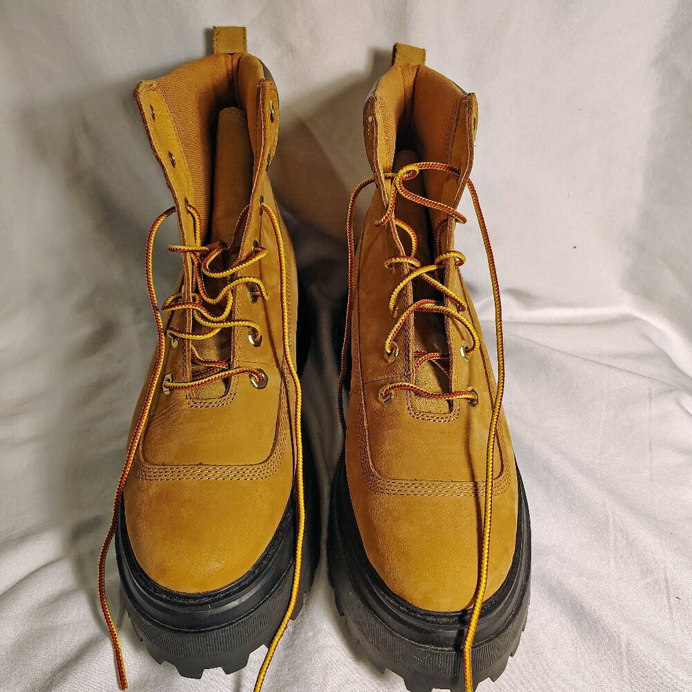 Timberland Boots  Size 10